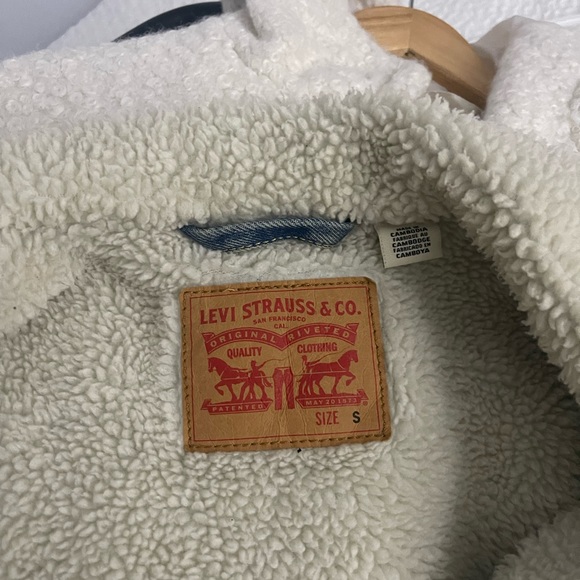 Levi’s jacket - Picture 2 of 3